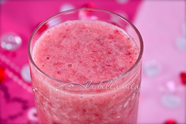 Valentine's Strawberry, Banana and Pineapple Smoothie. Delicious, fruity and healthy!