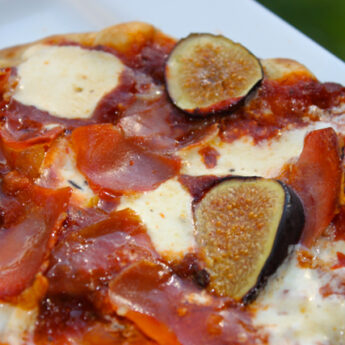 grilled prosciutto pizza