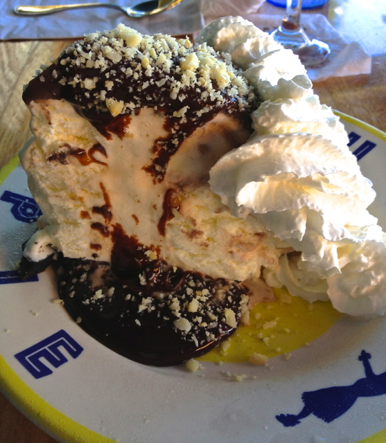 macadamia nut ice cream pie