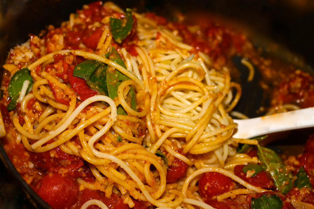 pasta with garlic and basil