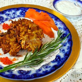 Best Potato Latkes with Italian Herb Yogurt Sauce #MadeWithChobani