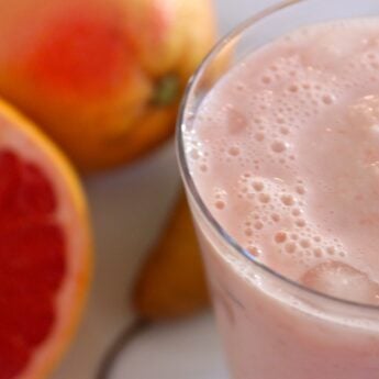 Pretty in Pink Grapefruit and Pear Smoothie