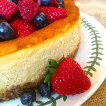 Italian Ricotta and Mascsarpone Cheesecake with Raspberry Almond Crust