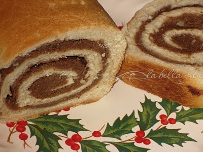 Povitisa Cinnamon Nut Bread