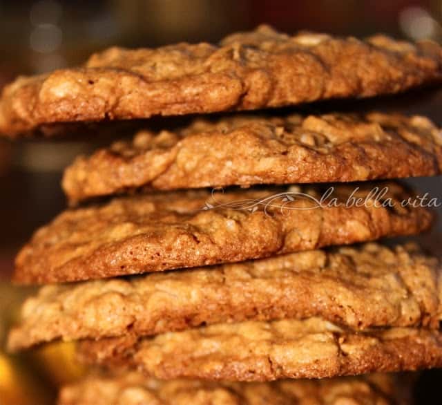 Cinnamon Toffee Praline Oatmeal Cookies