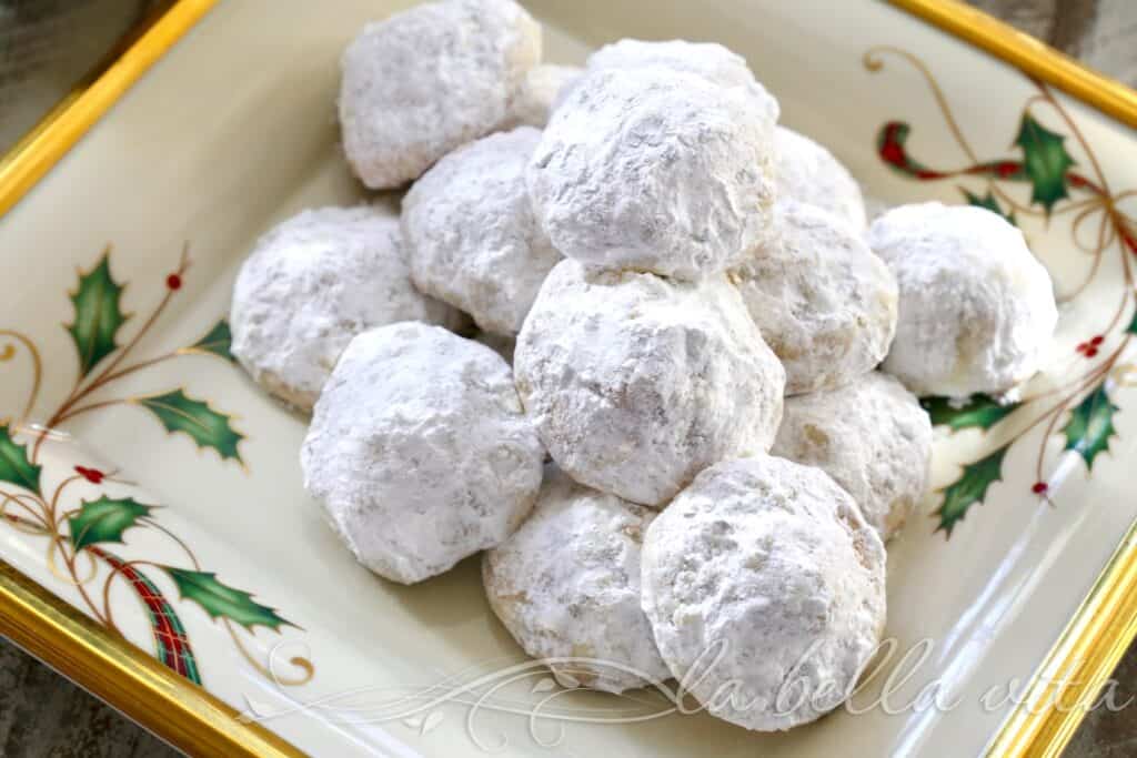 Nutella Stuffed Snowball Cookies