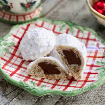 Nutella Stuffed Snowball Cookies