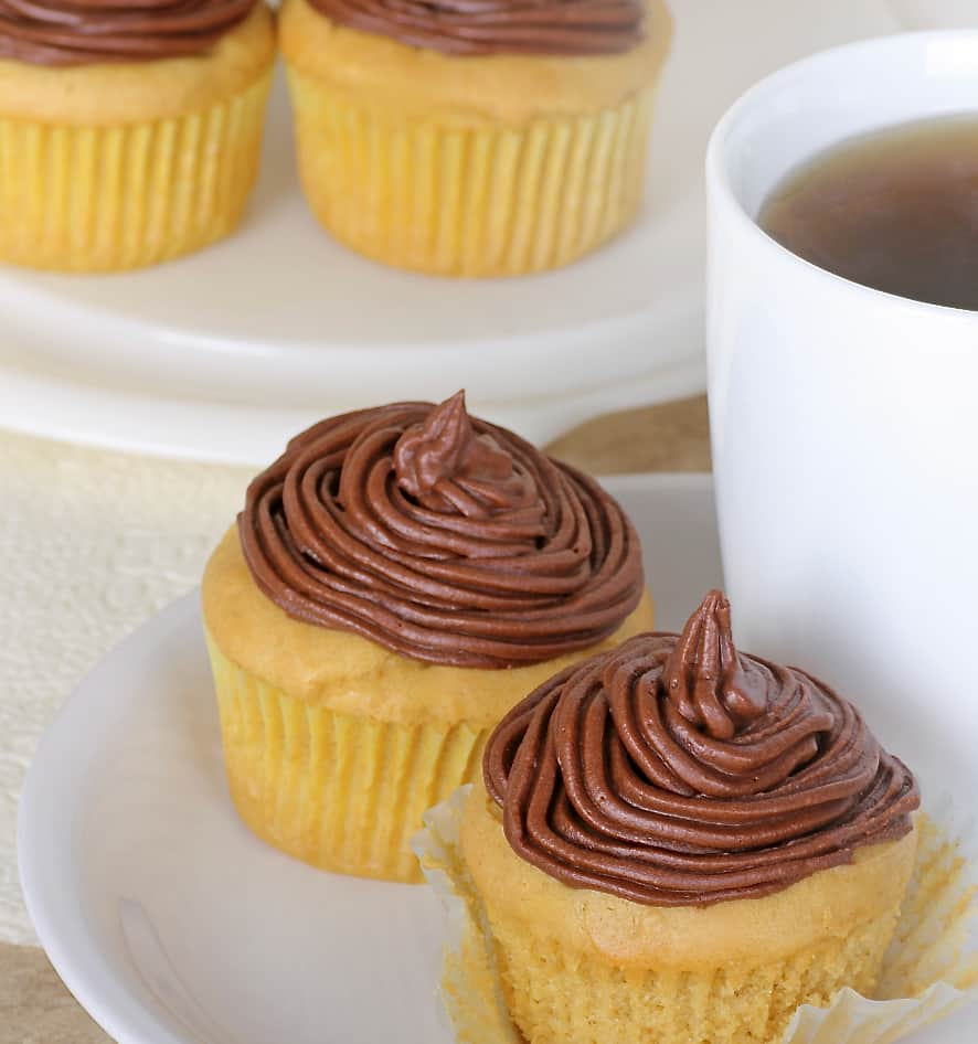 Easy One Layer Yellow Cake with Chocolate Nutella Frosting