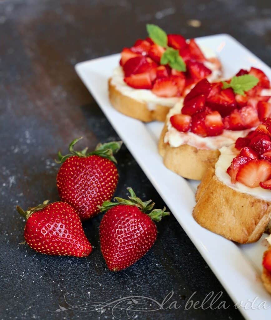 Strawberry Toasts with Fromage Blanc & Thyme Kit