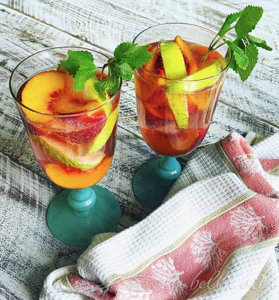 Southern Peach Sangria | La Bella Vita Cucina