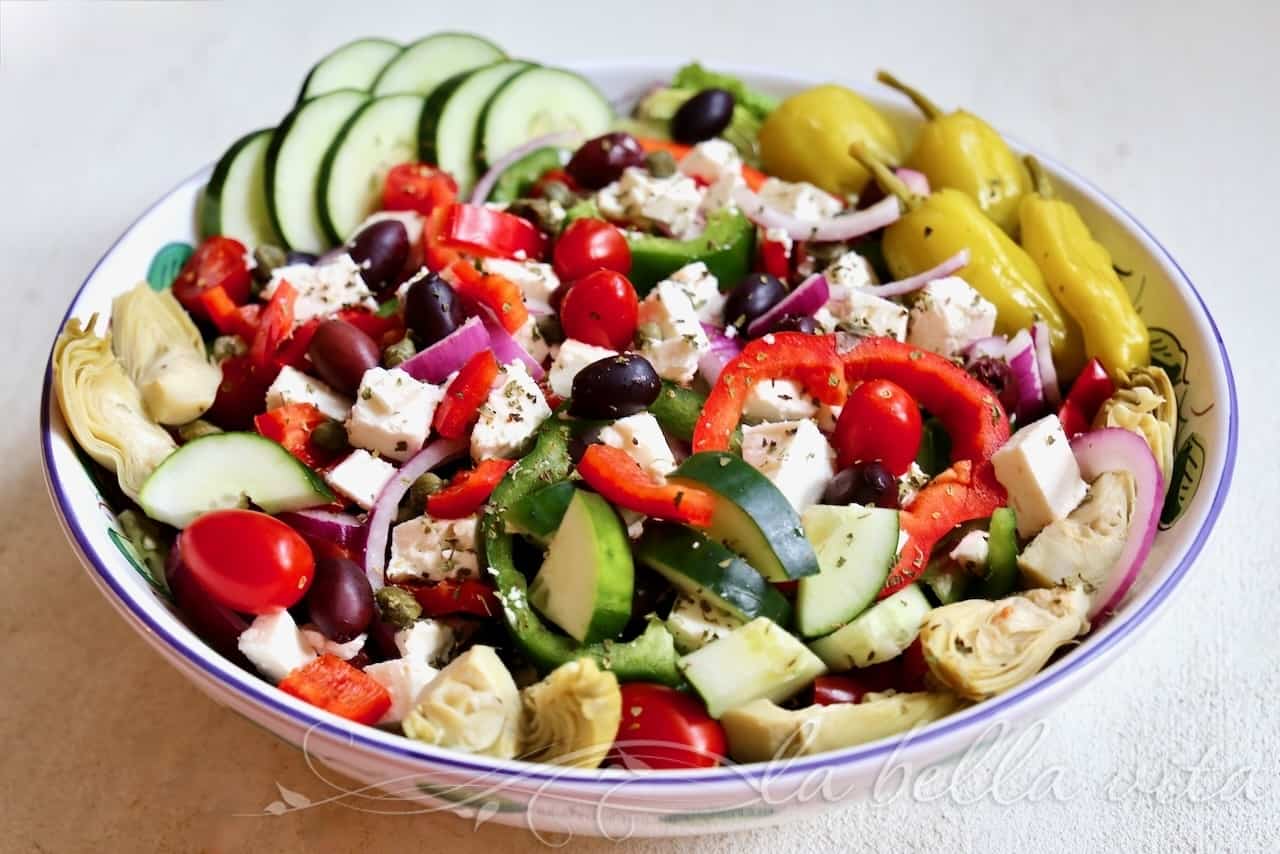 How To Make a CLASSIC Greek Salad 