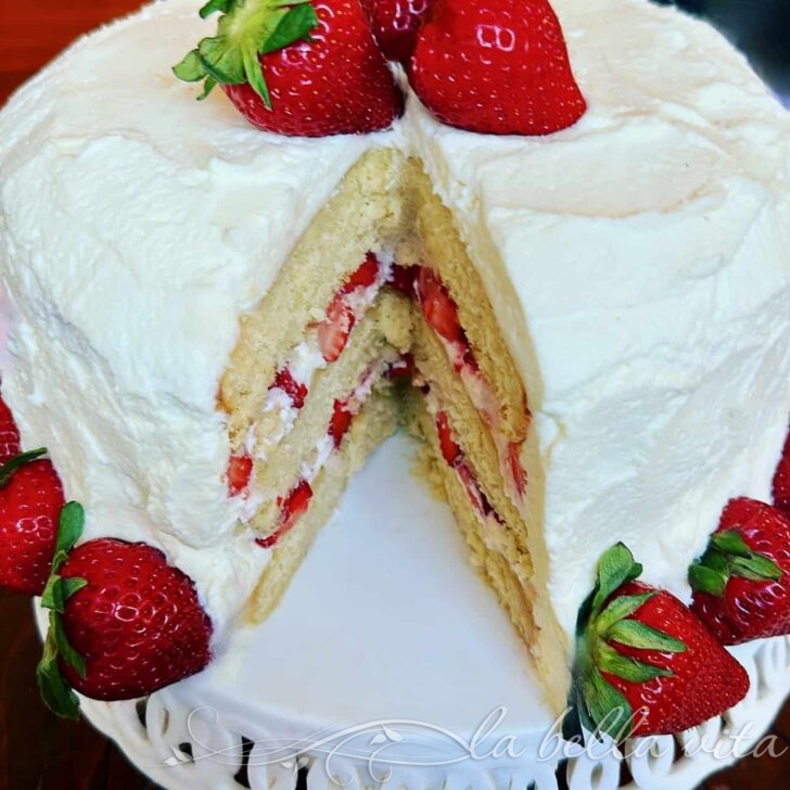 Strawberry Cake with Sweet Mascarpone Cream