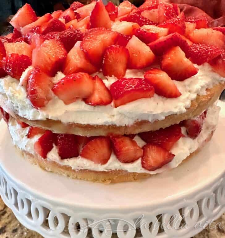 Strawberry Cake with Sweet Mascarpone Cream