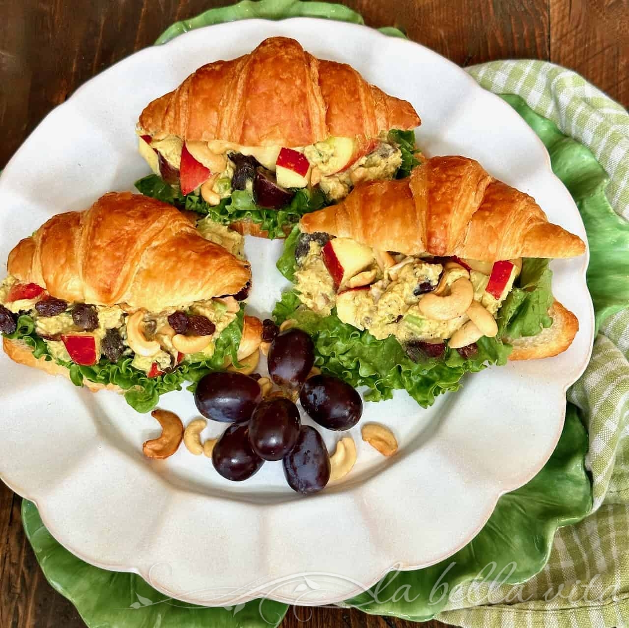 Curry Chicken Salad with Grapes, Apples, and Cashews — So Easy! La