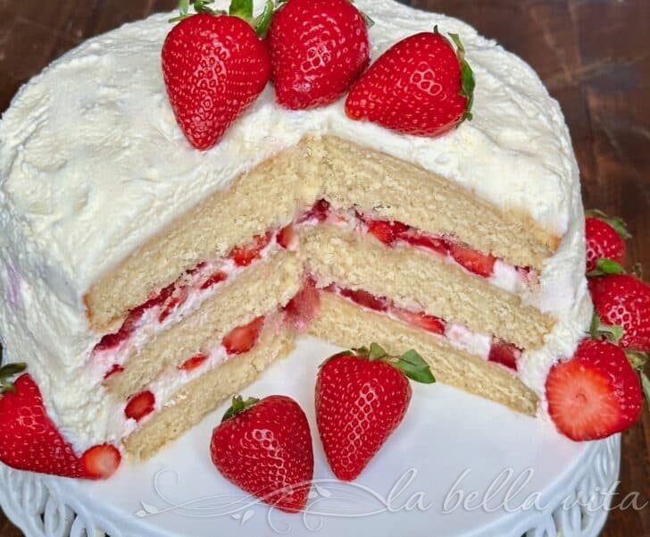 Strawberry Cake with Sweet Mascarpone Cream